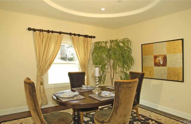 11855 Laurelwood Drive Gallery 3