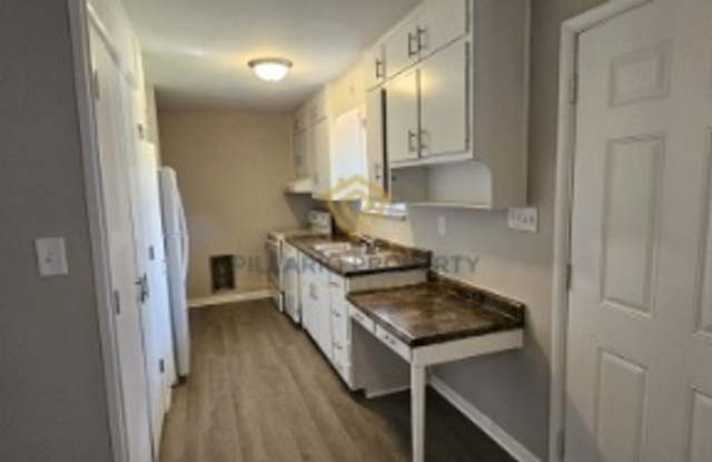 Renovated 1 Bedroom at Campbell Apartments Near Downtown Available Now! photos photos