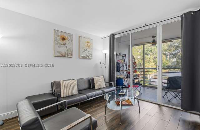 9340 Lagoon Pl Gallery 4