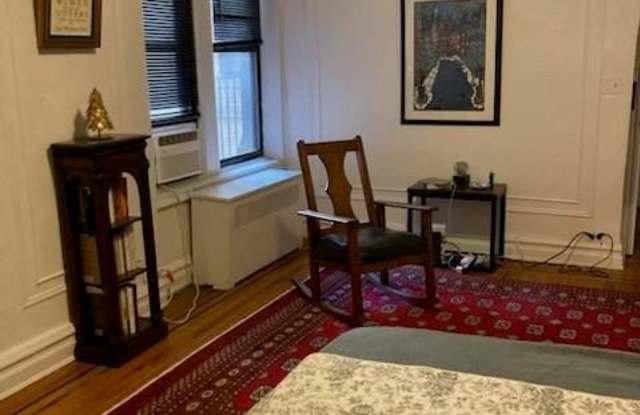225 Bennett Avenue Gallery 4