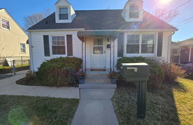 Charming 3 Bed / 1 Bath Cape Cod in Aberdeen, MD photos photos