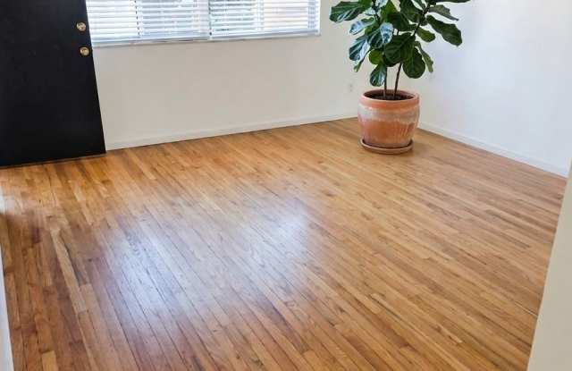 7711 Circle Drive - D Gallery 4