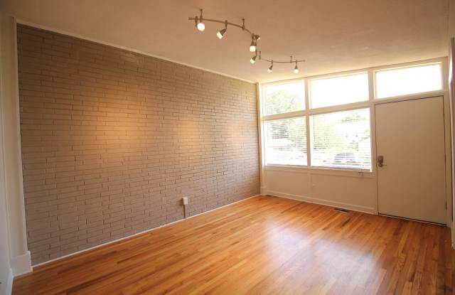 SPECIAL DISCOUNT Beautiful 2 Bedroom, 1 Bath home is West Raleigh!  Pet Friendly Gallery 4