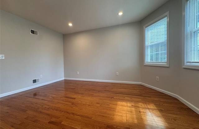 199 Maple Avenue Gallery 2