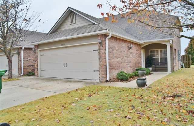 2806  W Valley West  CT - 2806 Valley West Court, Rogers, AR 72756