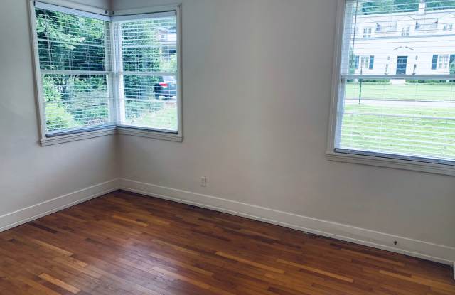 357 Nelocco Drive Gallery 4
