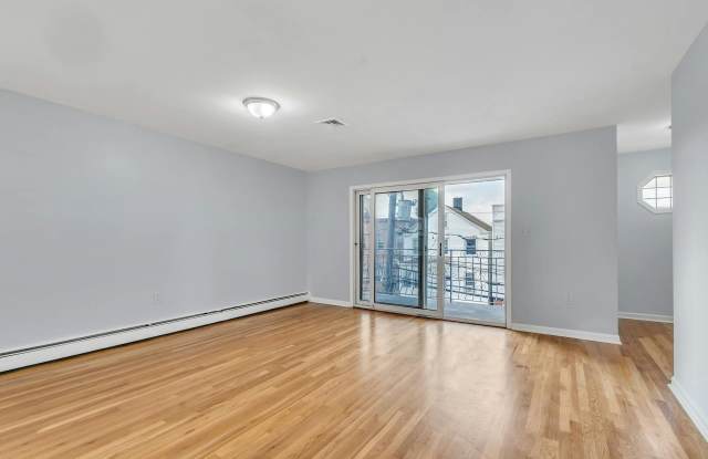 62 70TH ST - 62 70th Street, Guttenberg, NJ 07093