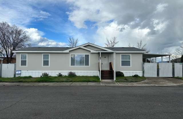 Beautiful 3 Bedroom 2 Bath Home Available Now photos photos