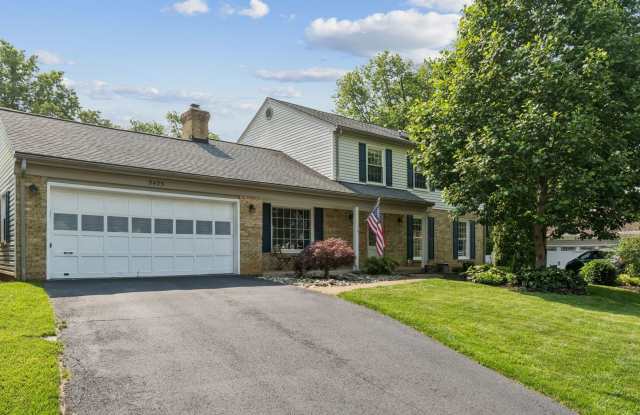 Welcome to 5405 Francy Adams Ct, a beautifully maintained Colonial-style home nestled on a quiet cul-de-sac in the sought-after Middleridge neighborhood of Fairfax. photos photos