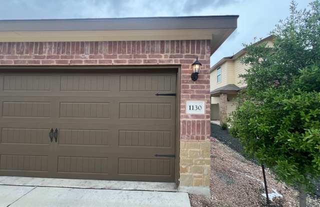 Luxury 3/2 Duplex in Seguin, Texas Gallery 3