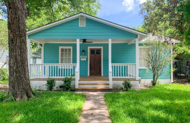 Cute cottage with tons of charm! photos photos Cute cottage with tons of charm! photos photos