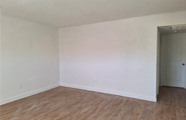 1446 Garden Circle Gallery 3