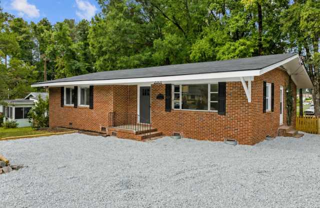 Comfortable 3BR Durham Home with Easy Access to Duke & Downtown! Gallery 1