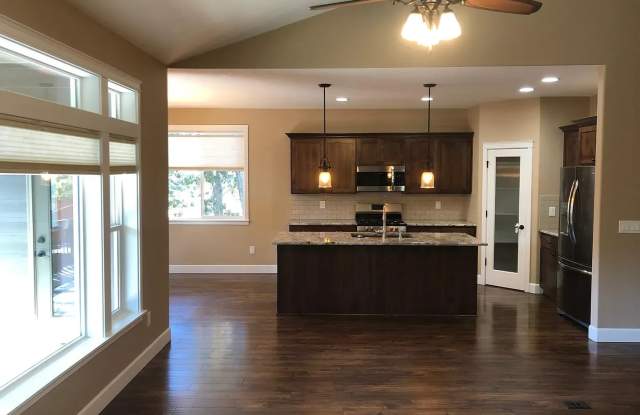 4 bedroom, 2 bathroom home photos photos