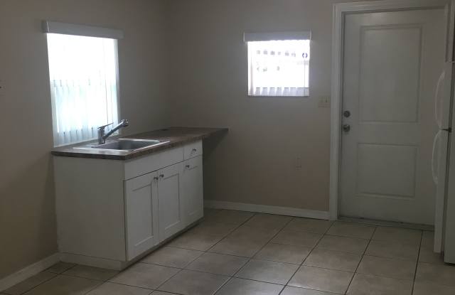 11375 Sw 45th St - 11375 Southwest 45th Street, Westwood Lakes, FL 33165