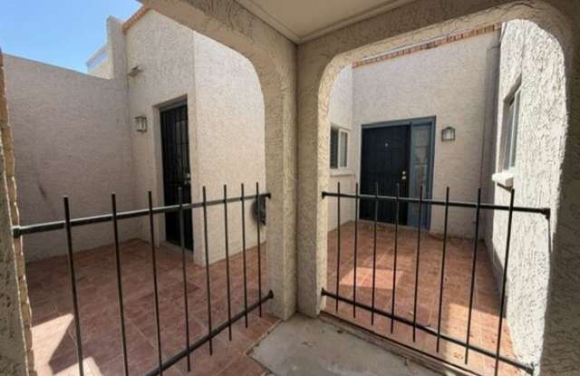 1015 East Cochise Drive Gallery 2