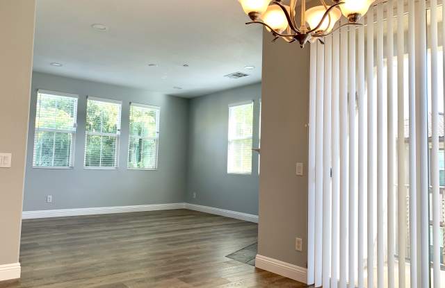 6902 Castor St Gallery 4