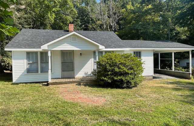 Very nice 3 or 4 bedroom, 2 bath home located in Franklinville- $1600 Month, $1600 Deposit!! photos photos