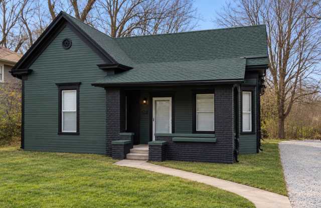 **August 2027** Great Location Near Downtown & IU!! 5 Bed, 3 Bath House!! Gallery 1