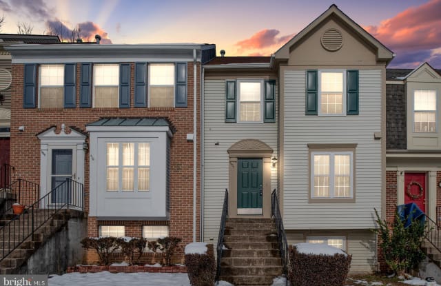 1928 INGLEBROOK DRIVE - 1928 Inglebrook Drive, Lake Ridge, VA 22192