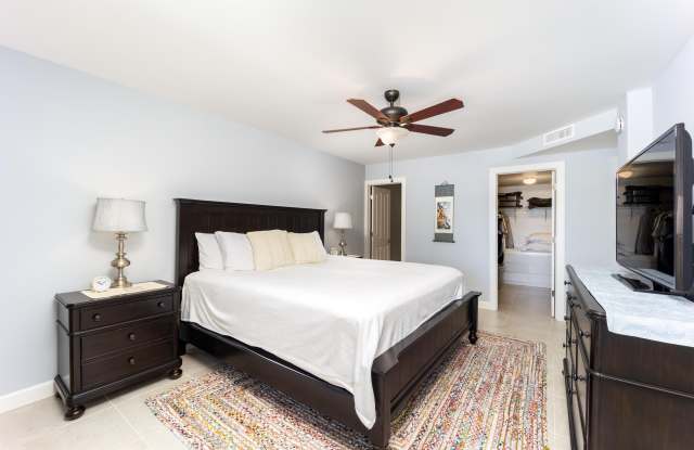 3412 NE Causeway Boulevard Gallery 3