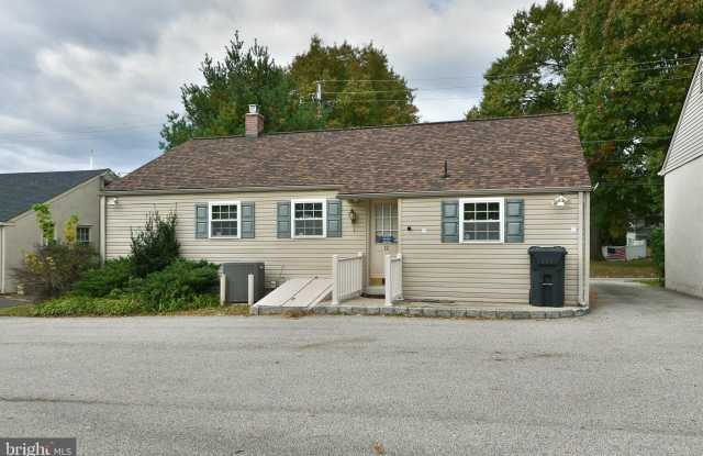 12 E MILL Road unit: 1 Office photos photos