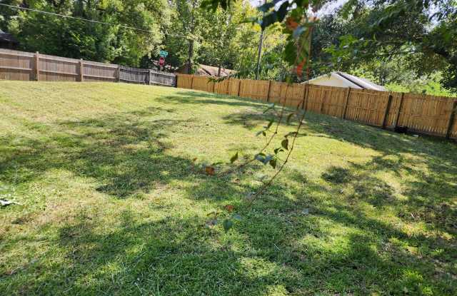 3510 Andrews St #room Rental Gallery 3