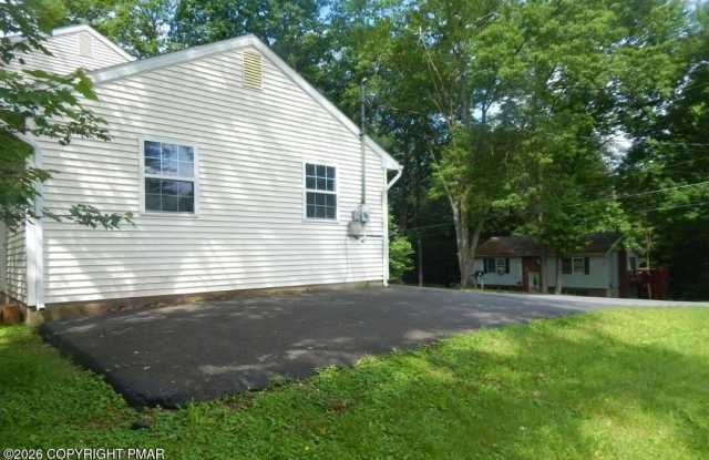 111 Lilac Drive Gallery 2