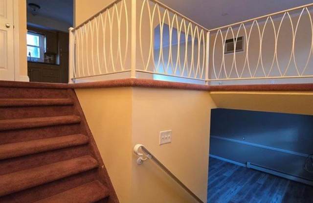 28 Michigan Court Gallery 2