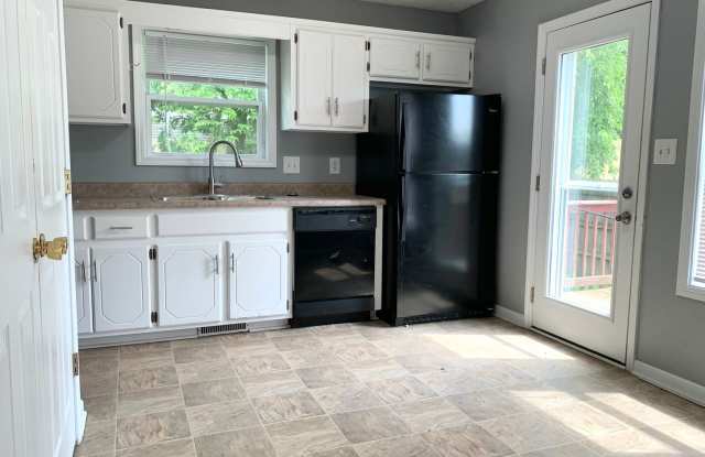 1802 Harbor Gallery 4