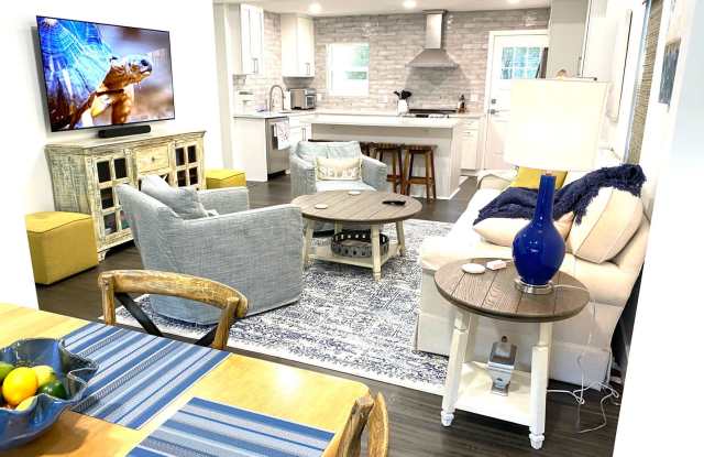 A Stones Throw to the Historic District - 119 North 11th Street, Fernandina Beach, FL 32034