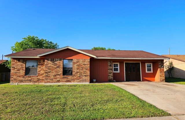 2104 SPICEWOOD DR - 3 BDRM AVAILABLE NOW! photos photos