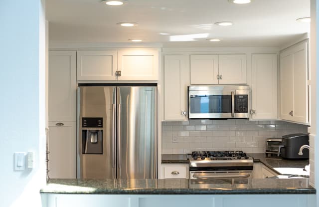 4 Bedroom + 2 Bathroom Home | Hollywood Beach | Oxnard | Unfurnished Gallery 4