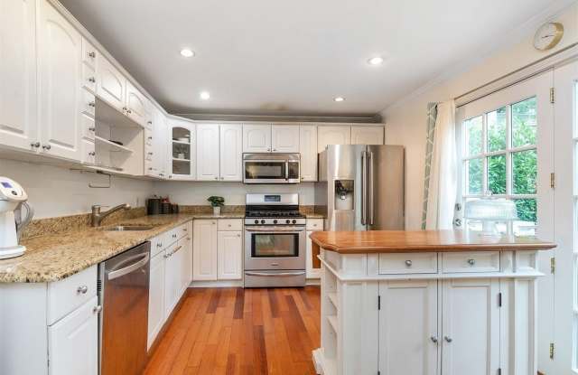 1 Motts Lane photos photos