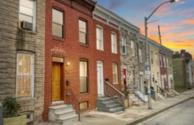 Commuter Friendly Beautiful Townhouse in Baltimore- Will go fast! Gallery 3
