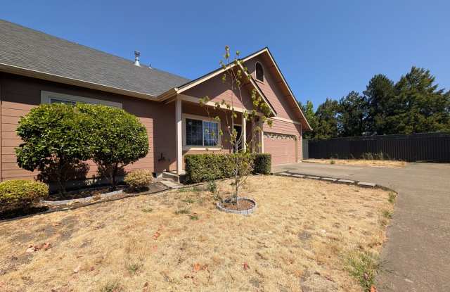 Beautiful 3-Bedroom, 2-Bath Home With Solid Surface Flooring photos photos Beautiful 3-Bedroom, 2-Bath Home With Solid Surface Flooring photos photos