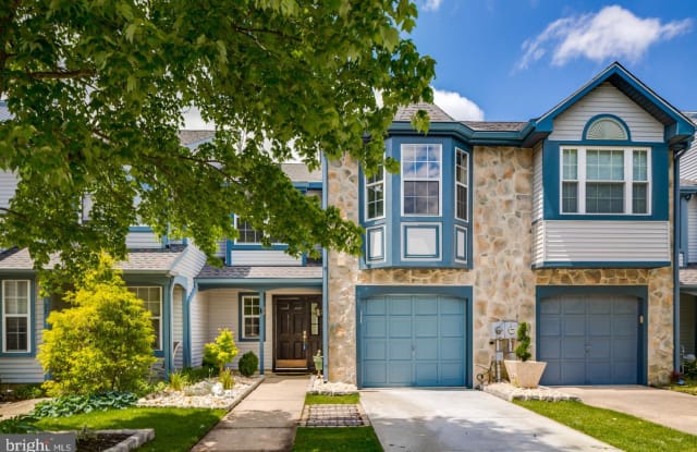 29 CLAVER HILL WAY - 29 Claver Hill Way, Burlington County, NJ 08054