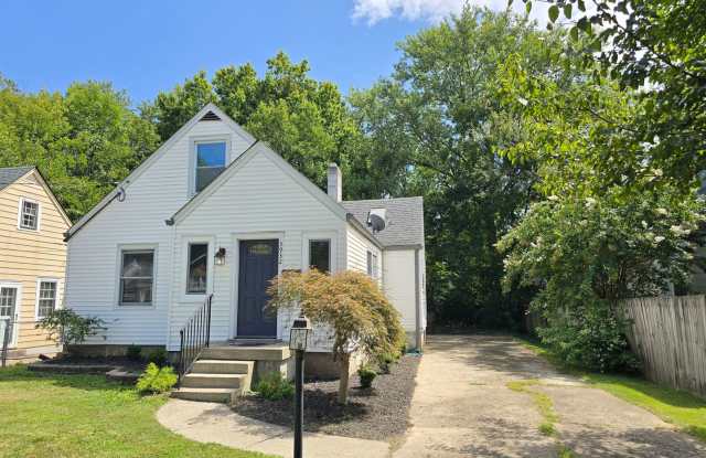 Welcome to this beautifully updated 3-bedroom, 1-bath Cape Cod nestled in the heart of St. Matthews—one of Louisville’s most sought-after and convenient neighborhoods! photos photos