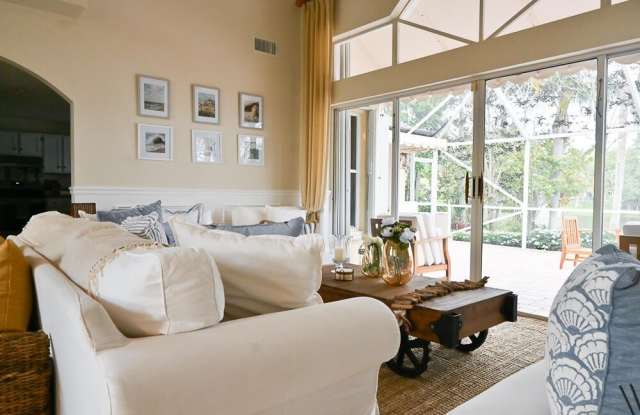 12828 Meadowbreeze Drive Gallery 4