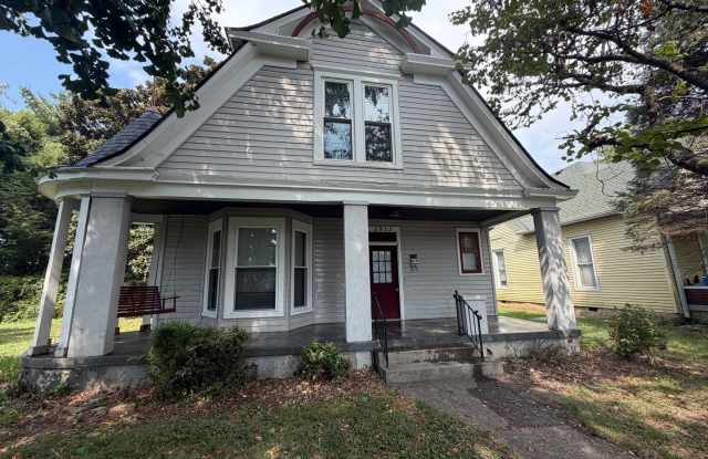 Spacious 4 bed / 1.5 bath home Gallery 1