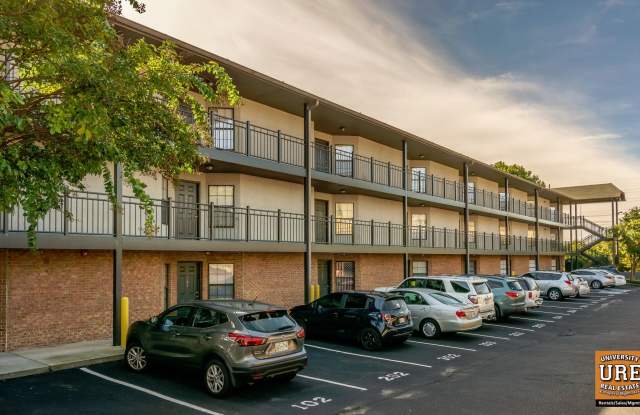 3Bed/ 2Bath ground floor unit at St. Christopher Condos for $3300 per month! Lease includes TWO parking spaces! Gallery 1