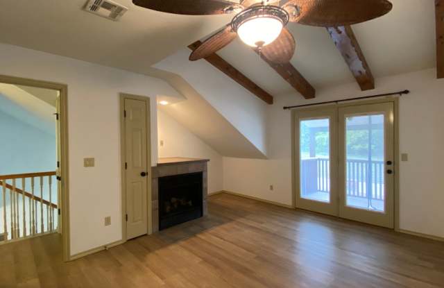 4 Bedroom With Downstairs Master Bed - 1601 North 24th West Avenue, Tulsa, OK 74127