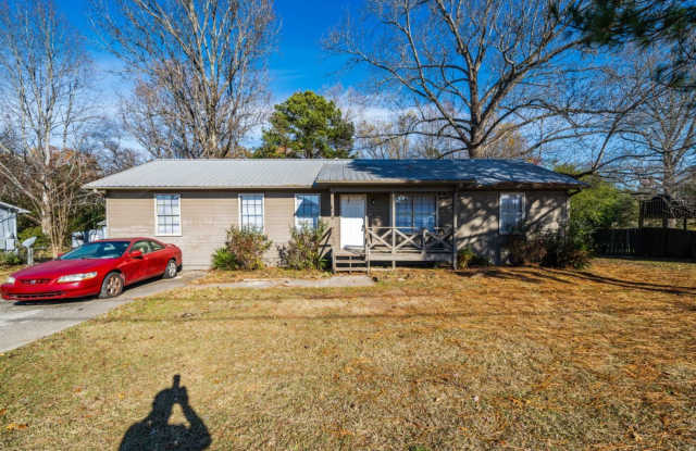Spacious 4-Bedroom Home in Pleasant Grove – Don’t Miss Out! - 940 5th Street, Pleasant Grove, AL 35127