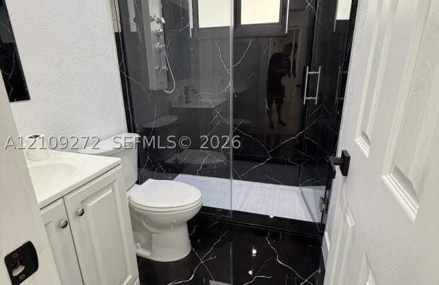 19311 Gulfstream Rd Gallery 3