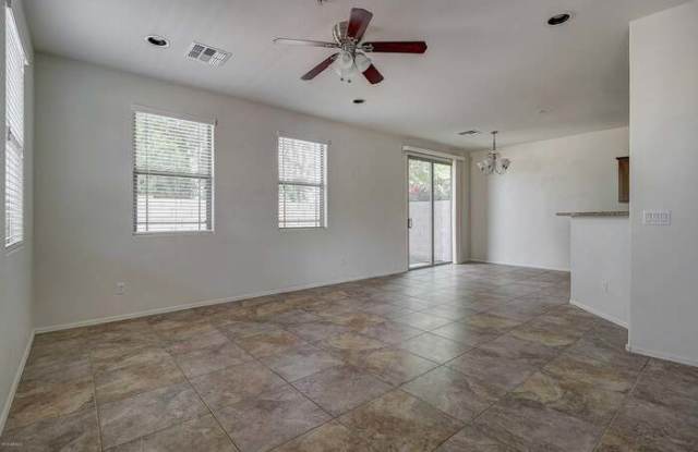 3010 East Dunbar Drive Gallery 1