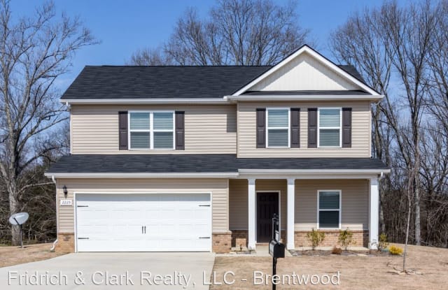 2225 Bee Hive Drive - 2225 Bee Hive Drive, Columbia, TN 38401
