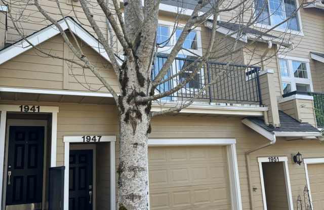 Beautiful 2 bedroom Townhouse in Issaquah Highland - Move in Ready photos photos