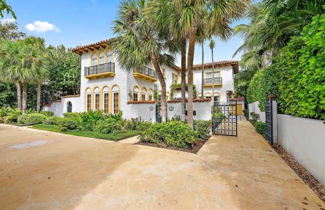 325 Seaspray Avenue photos photos