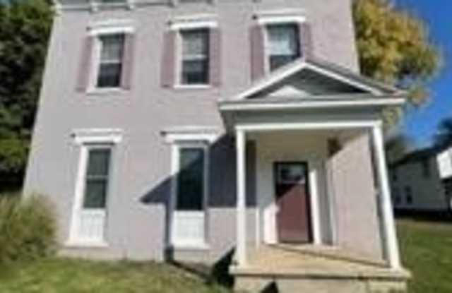 270 E Market Street photos photos