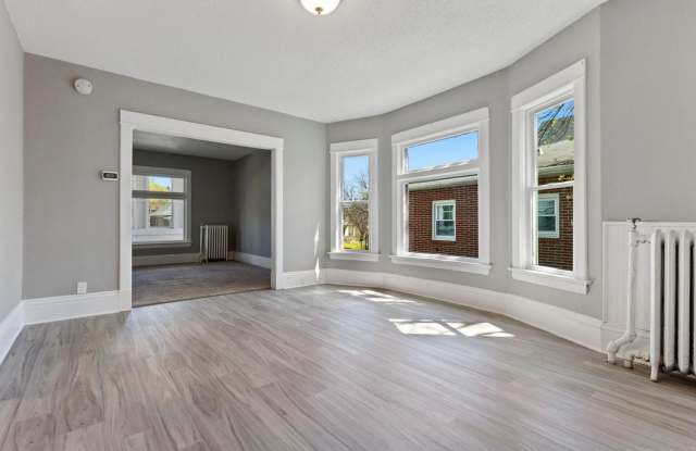 4 bedroom house near Macalester - Available June 2027 Gallery 4